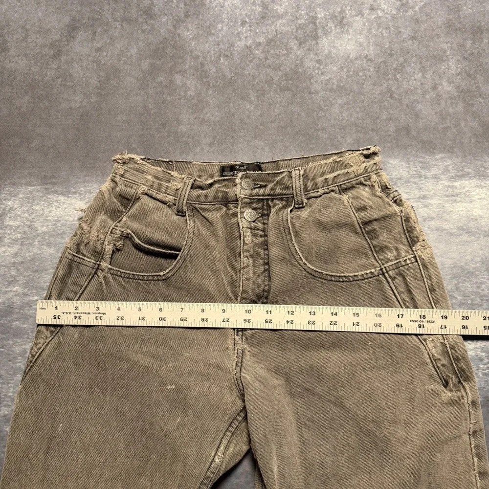 Vtg GUESS Gray Wash‎ Denim Mom Jeans Distressed Frayed Cropped Size 30 x 28